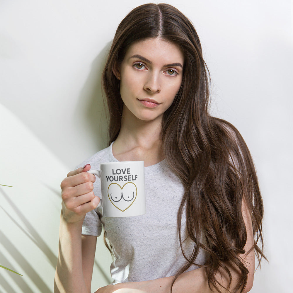 11oz mug, woman view